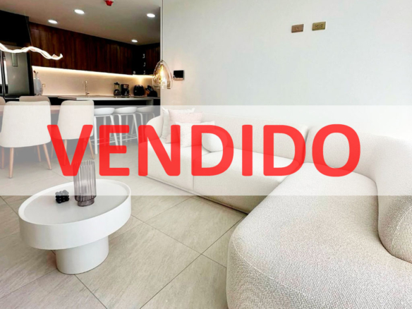 HERMOSO DEPARTAMENTO CON VISTA A LA CIUDAD DE CUENCA - ECUADOR