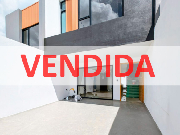 CASA MODERNA Y ELEGANTE EN MISICATA CON ESPACIO VERDE