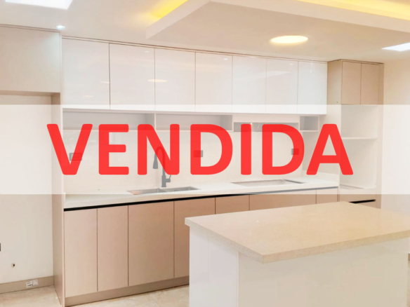 CASA MODERNA Y ELEGANTE EN RICAURTE