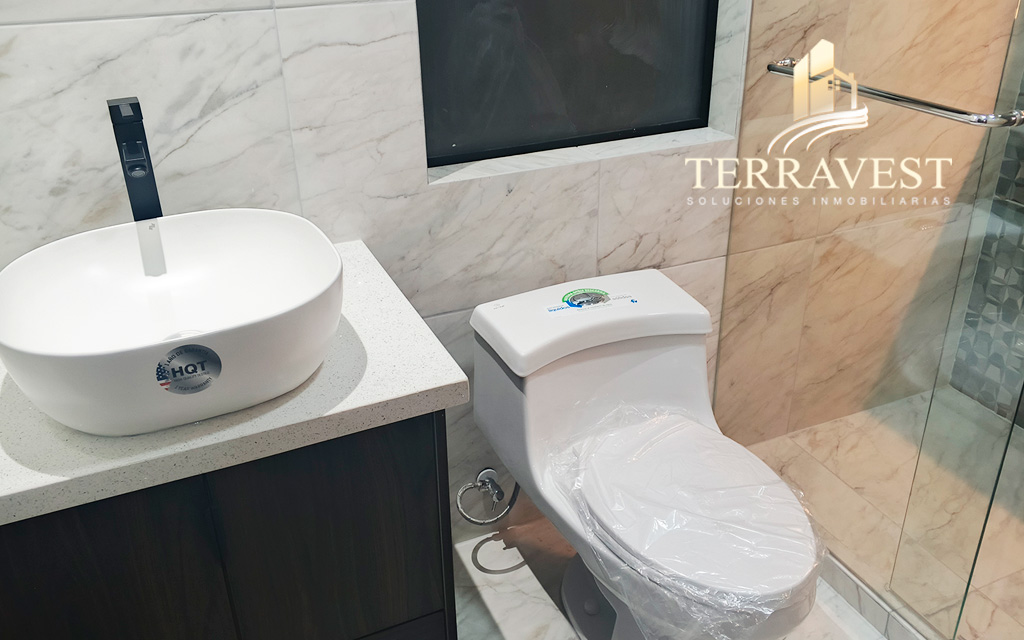 CASA ELEGANTE GRANDE EN RICAURTE POR EL SUDAMERICANO