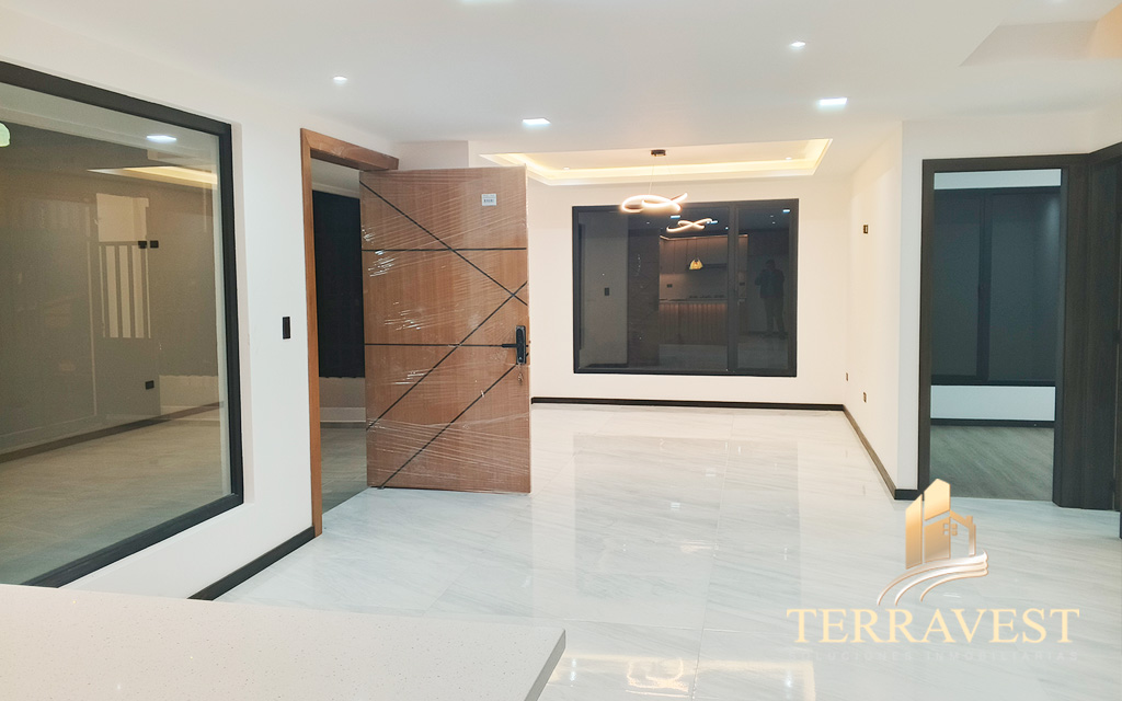 CASA ELEGANTE GRANDE EN RICAURTE POR EL SUDAMERICANO