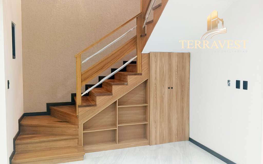 CASA ELEGANTE GRANDE EN RICAURTE POR EL SUDAMERICANO