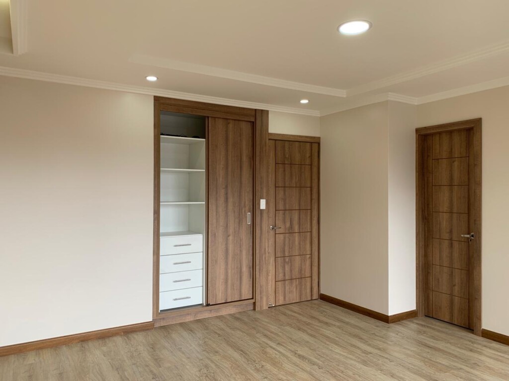 CASA EN VENTA EN BAÑOS SECTOR HUIZHIL