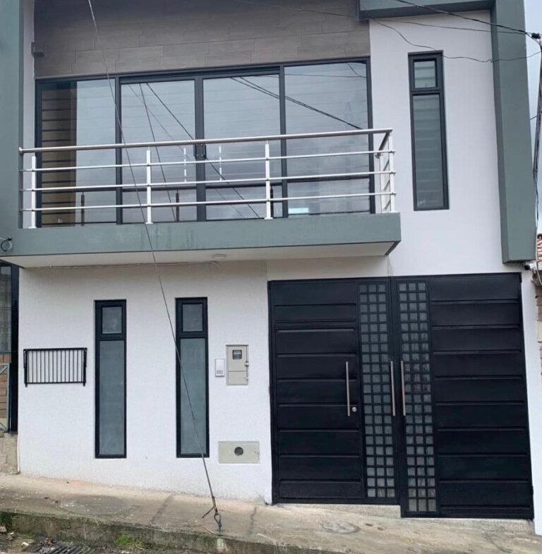CASA EN VENTA EN BAÑOS SECTOR HUIZHIL