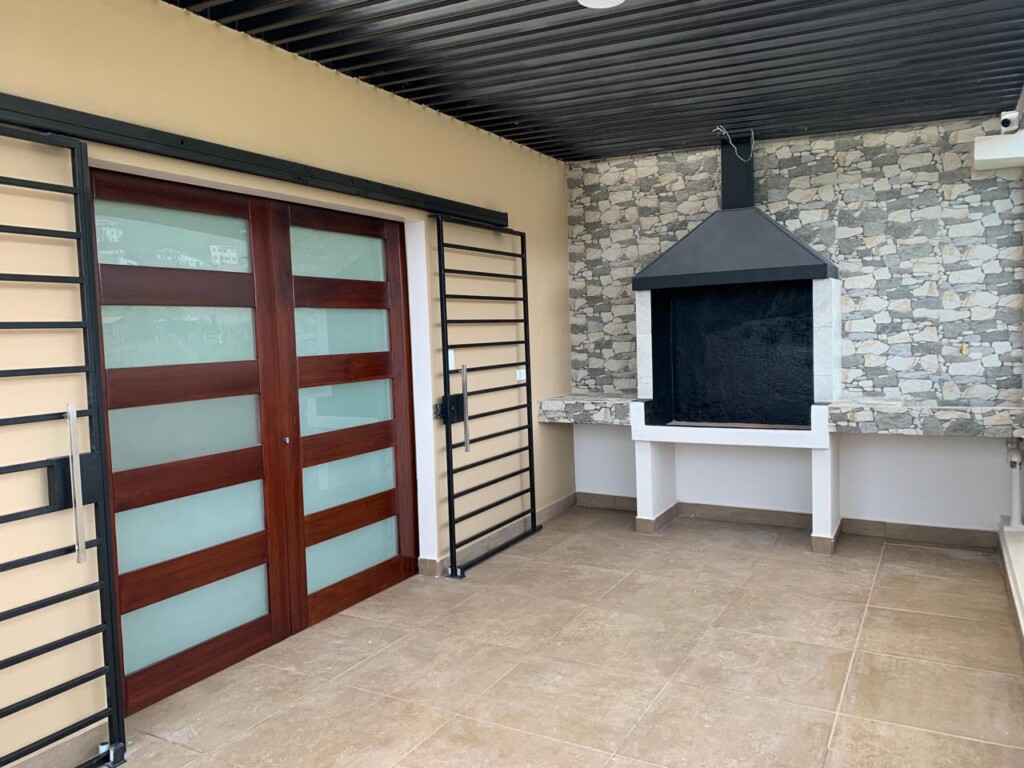 CASA EN VENTA EN BAÑOS SECTOR HUIZHIL