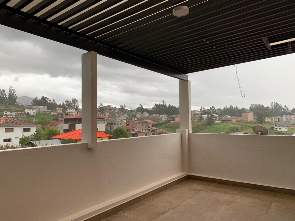 CASA EN VENTA EN BAÑOS SECTOR HUIZHIL