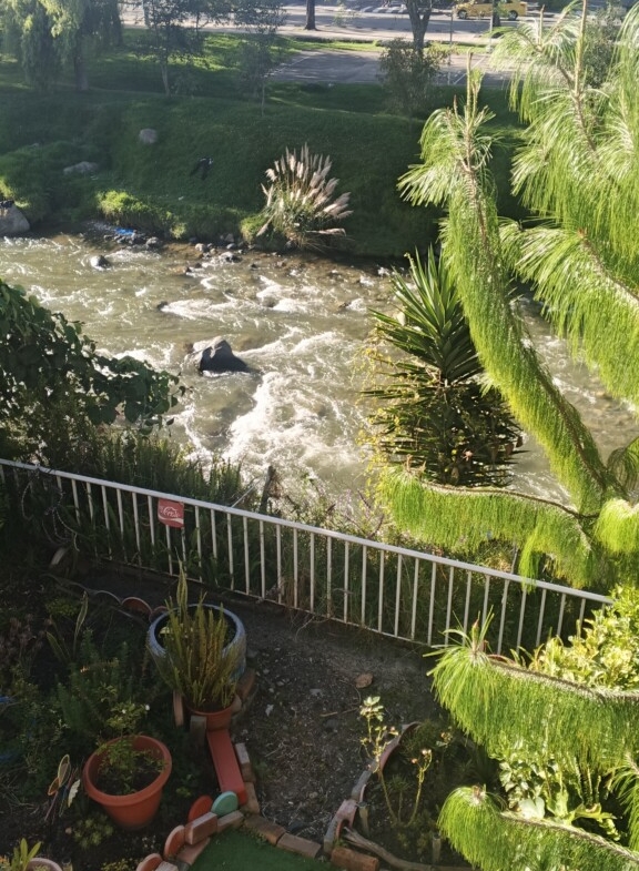 SE RENTA DEPARTAMENTO CON VISTA AL RIO EN CUENCA
