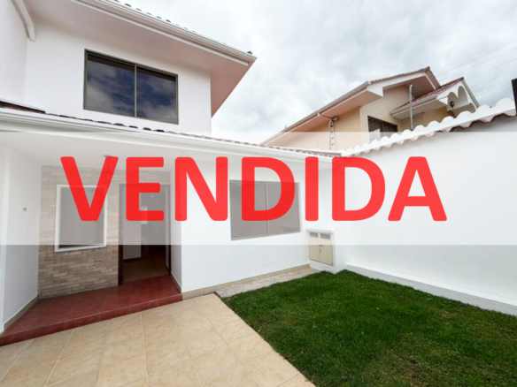 CASA VENDIDA EN LA ROMA - CUENCA