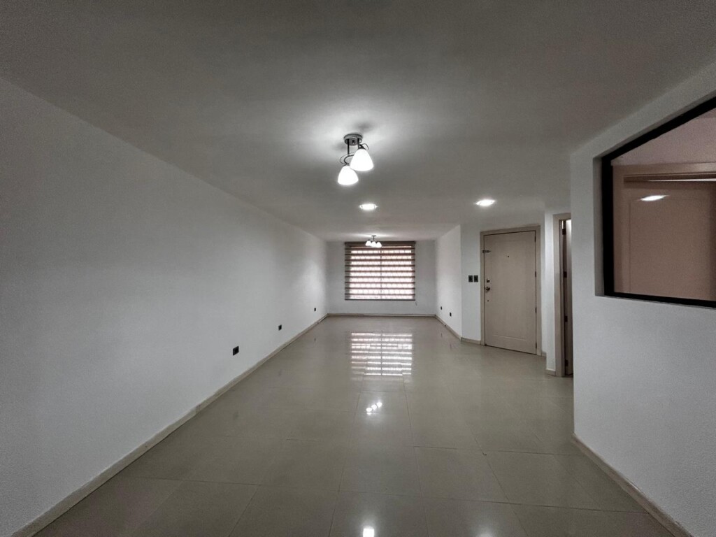 CASA USADA EN VENTA EN CONDOMINIO EN CUENCA