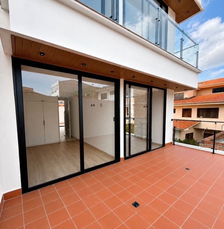DEPARTAMENTO POR ESTRENAR EN CUENCA EN ZONA SEGURA