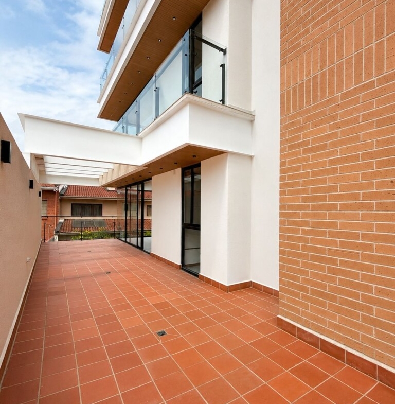 DEPARTAMENTO POR ESTRENAR EN CUENCA EN ZONA SEGURA
