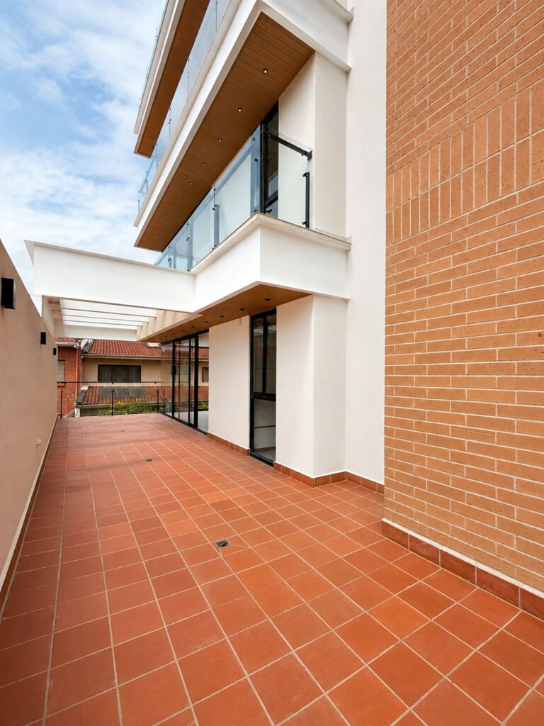 DEPARTAMENTO POR ESTRENAR EN CUENCA EN ZONA SEGURA