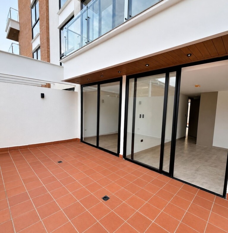 DEPARTAMENTO POR ESTRENAR EN CUENCA EN ZONA SEGURA
