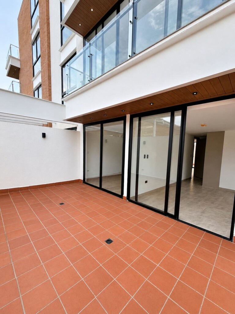 DEPARTAMENTO POR ESTRENAR EN CUENCA EN ZONA SEGURA