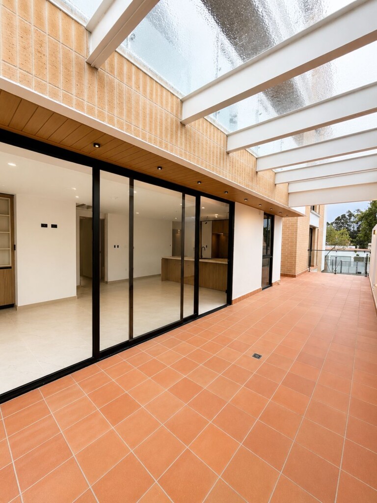 DEPARTAMENTO POR ESTRENAR EN CUENCA EN ZONA SEGURA