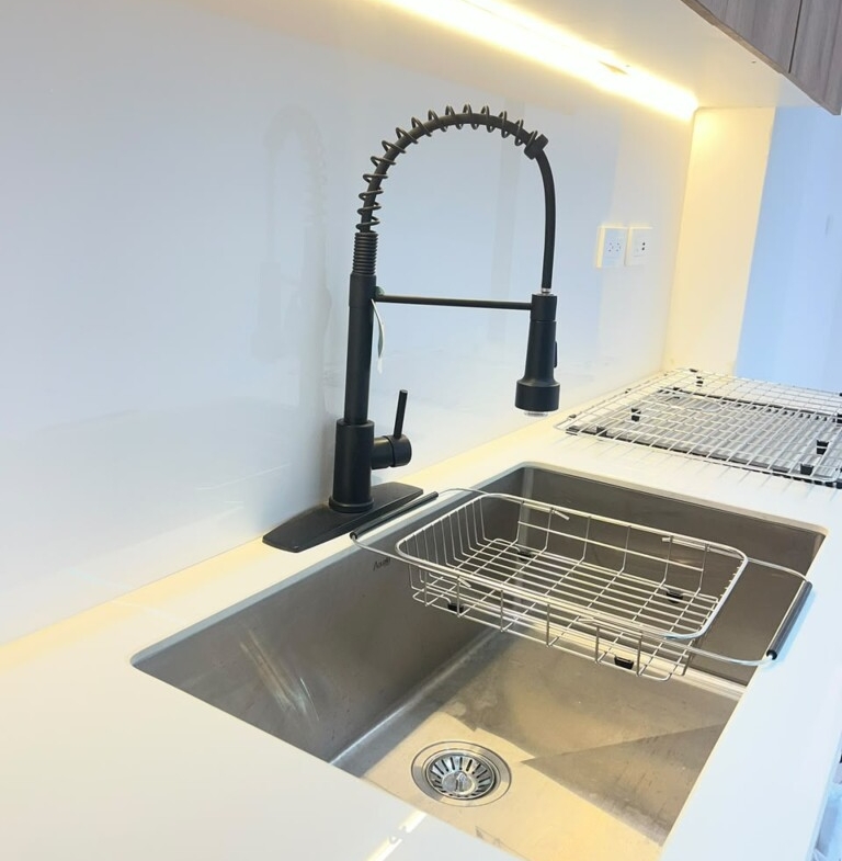 CASA GRANDE DE VENTA EN CUENCA FUERA DE CONDOMINIO