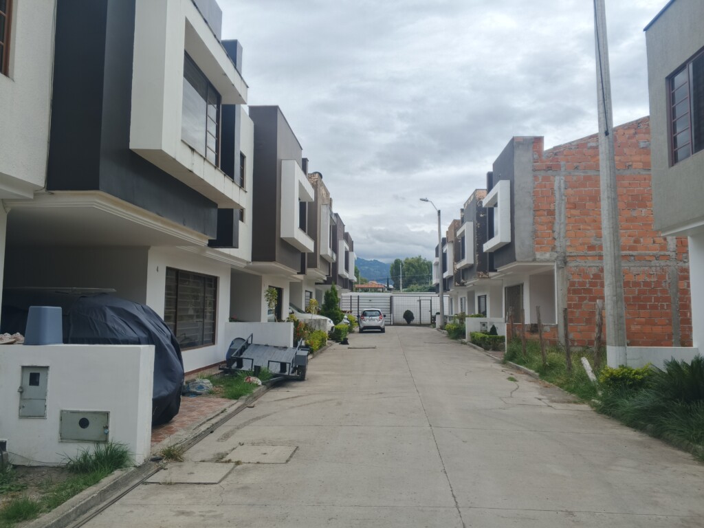 CASA USADA EN RICAURTE