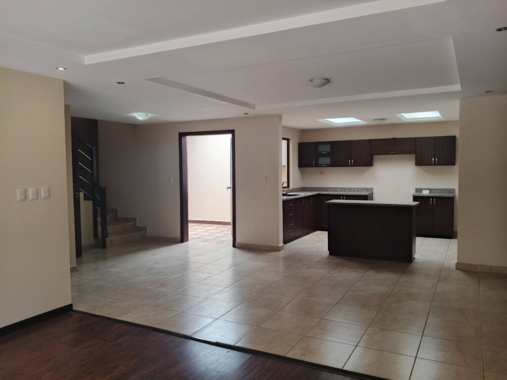 CASA USADA EN RICAURTE