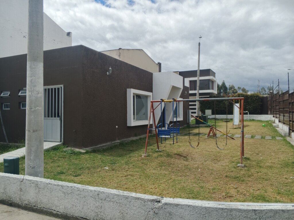 CASA USADA EN RICAURTE