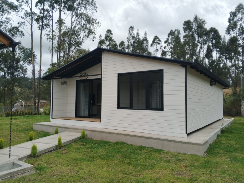 CASA EN DELEG – HERMOSA PROPIEDAD CASA EN DELEG - HERMOSA PROPIEDAD