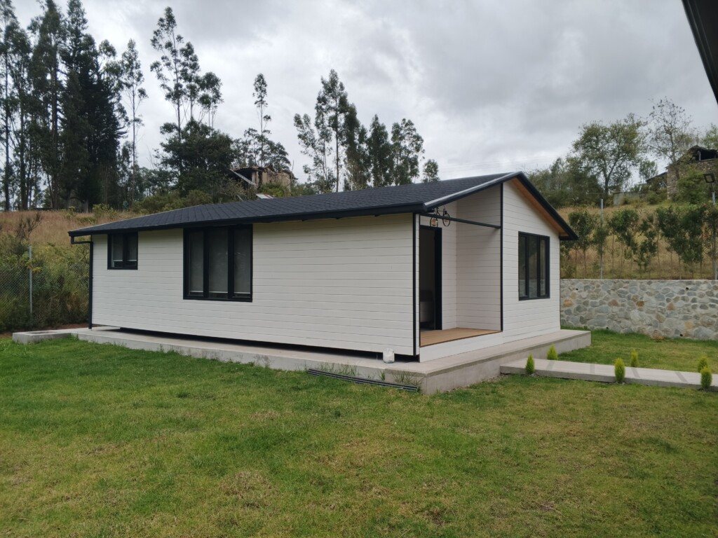 CASA EN DELEG – HERMOSA PROPIEDAD CASA EN DELEG - HERMOSA PROPIEDAD