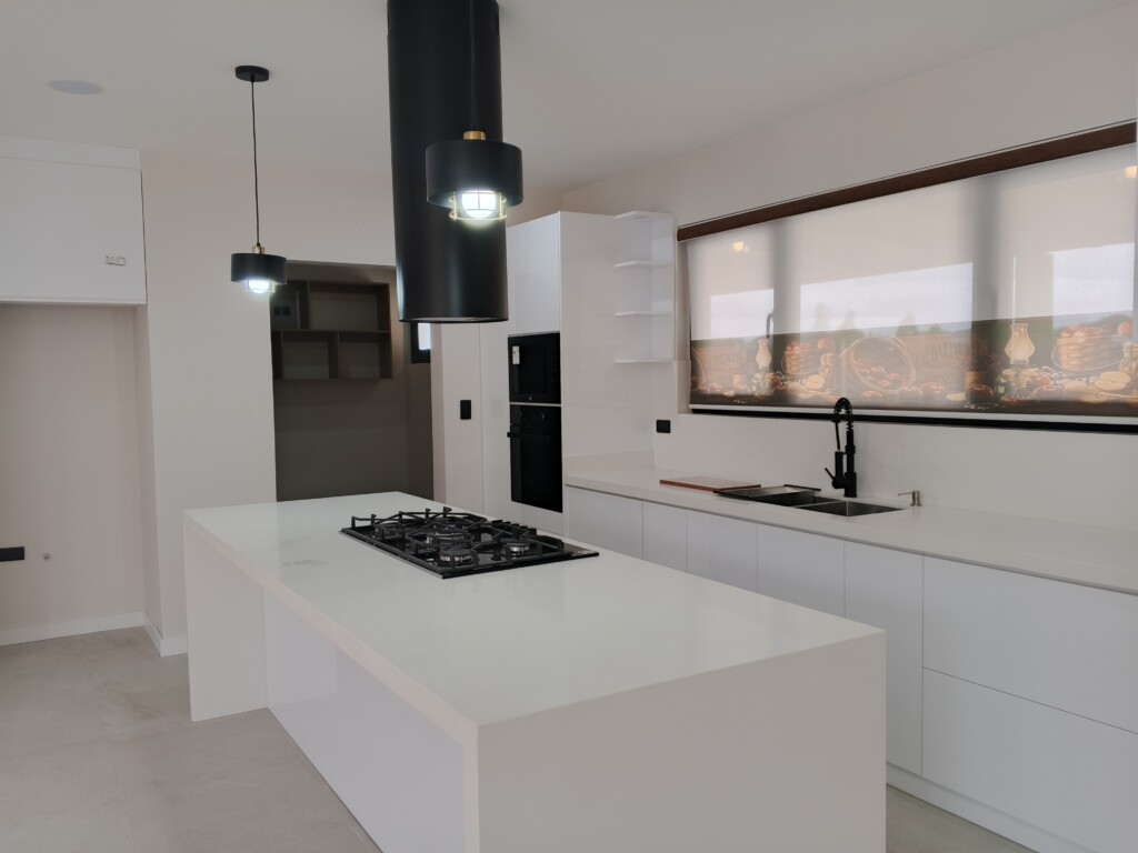 CASA EN DELEG – HERMOSA PROPIEDAD CASA EN DELEG - HERMOSA PROPIEDAD