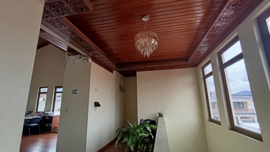 CASA RENTERA EN RICAURTE CON TERRENO CASA RENTERA EN RICAURTE CON TERRENO