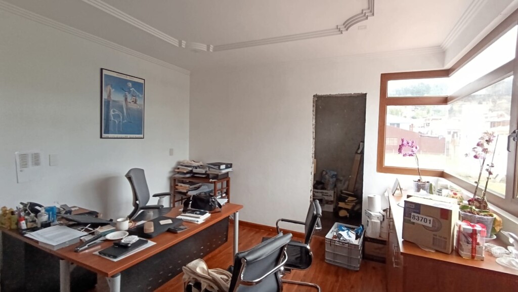 CASA RENTERA EN RICAURTE CON TERRENO CASA RENTERA EN RICAURTE CON TERRENO