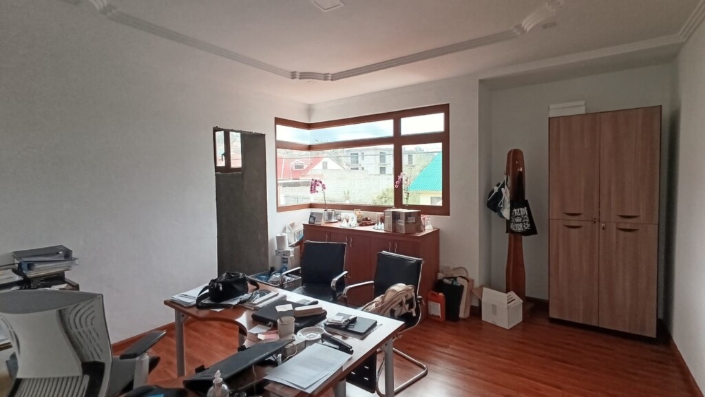 CASA RENTERA EN RICAURTE CON TERRENO CASA RENTERA EN RICAURTE CON TERRENO