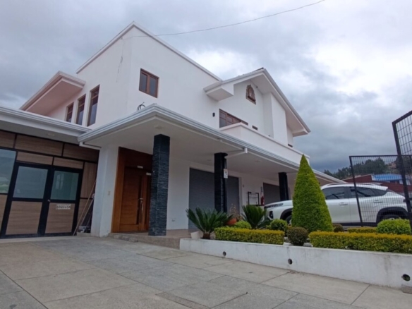 CASA RENTERA EN RICAURTE CON TERRENO